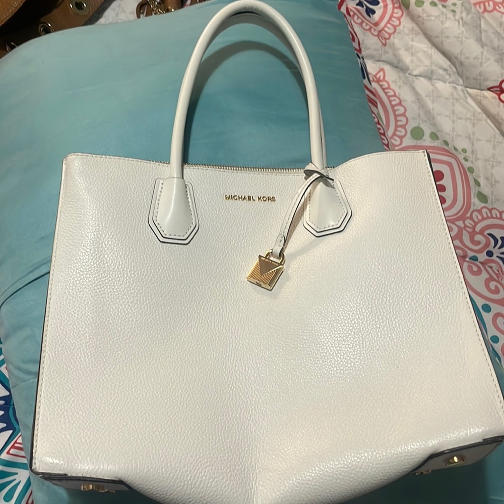 Michael Kors large white pebble leather/accordion style handbag